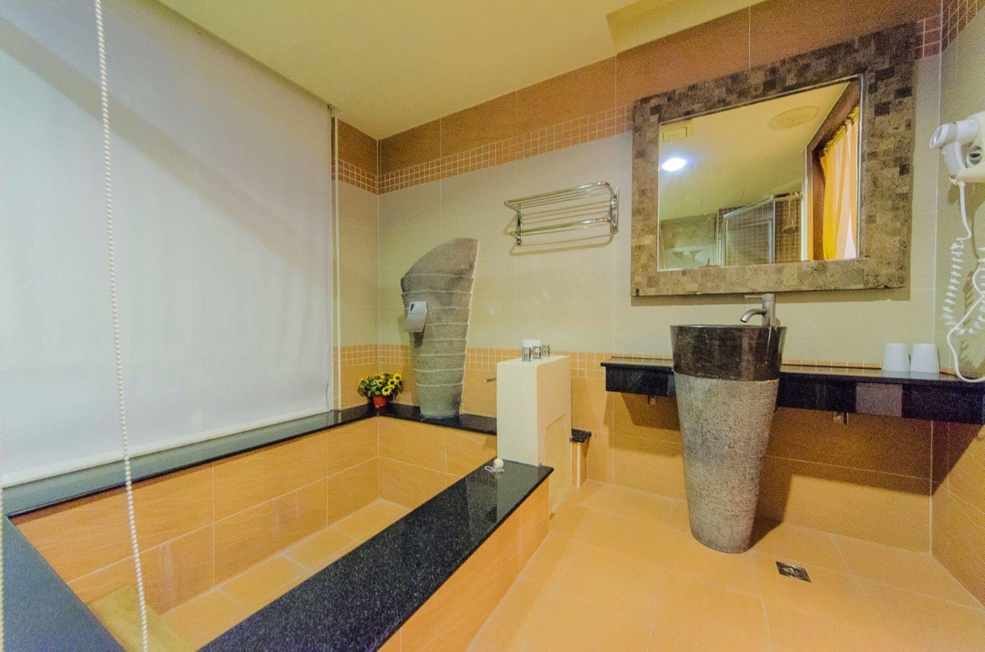 Seasons Bali Fashion Inn Vườn quốc gia Khẩn Đinh Ngoại thất bức ảnh